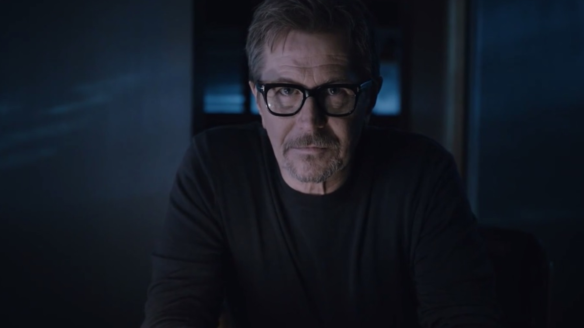 Gary Oldman will, dass Ihr das HTC One M8 googelt