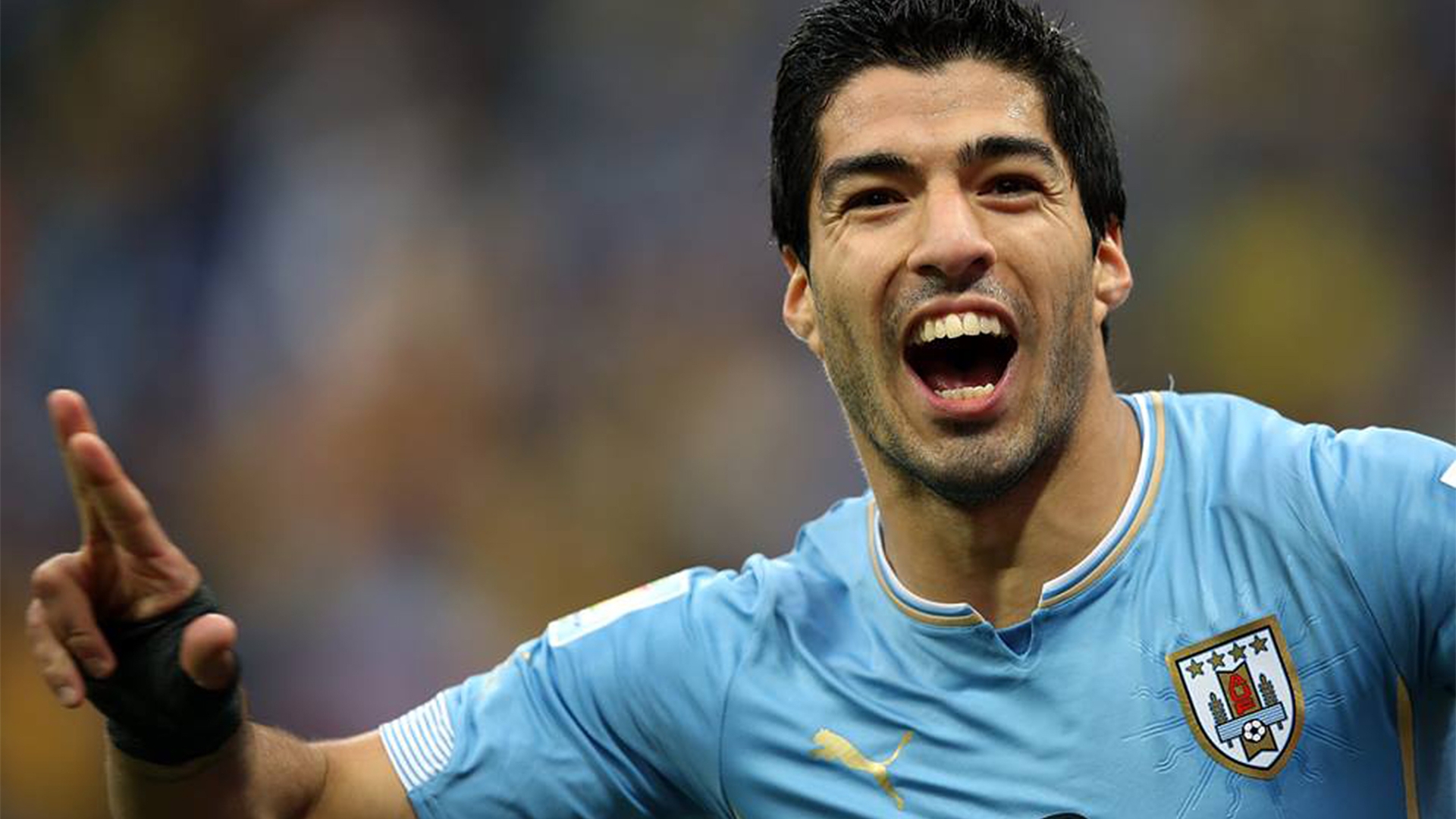 Luis Suarez muss mit Uruguay gewinnen um ins Achtelfinale einzuziehen, andernfalls kommt Italien weiter.