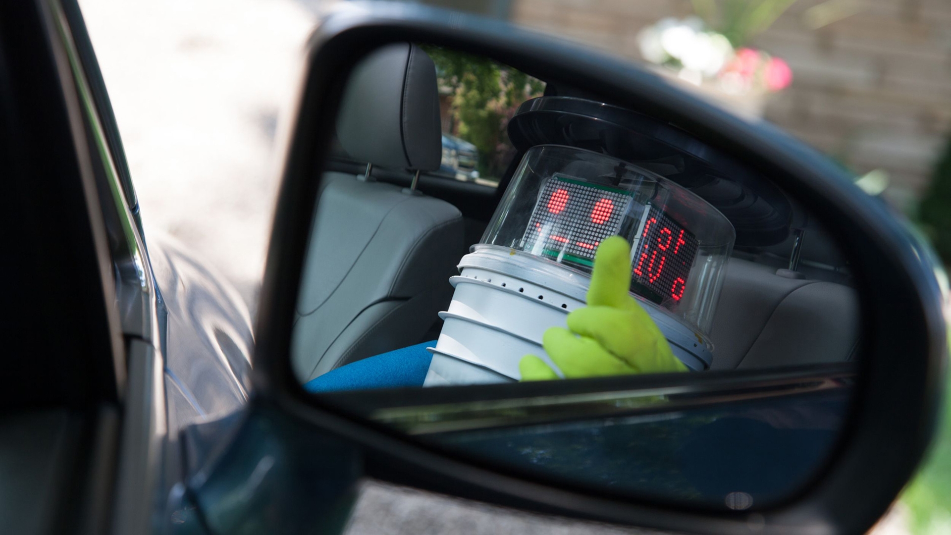 hitchBOT