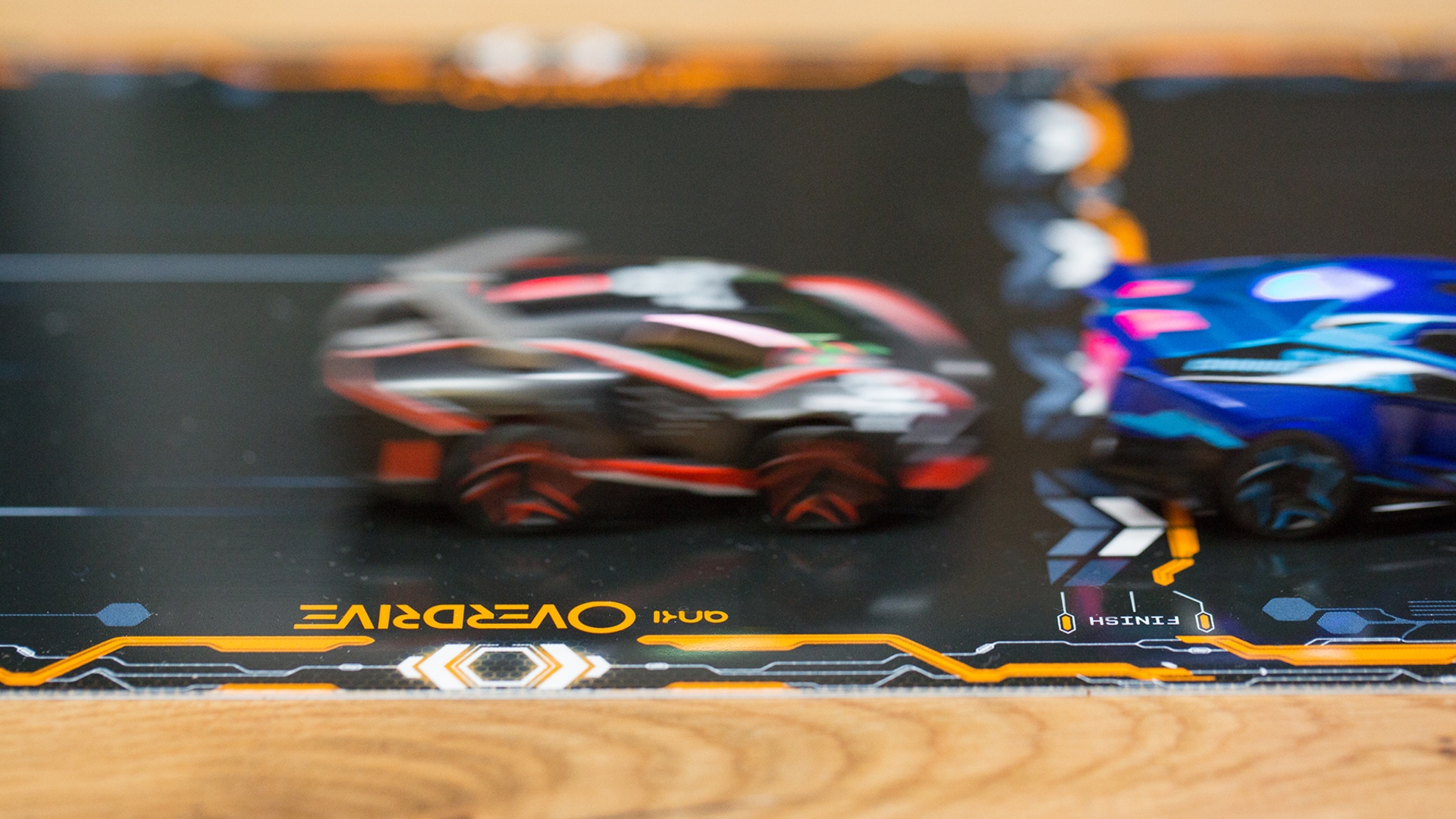 Anki Overdrive: Eine Rennbahn für Smartphones.