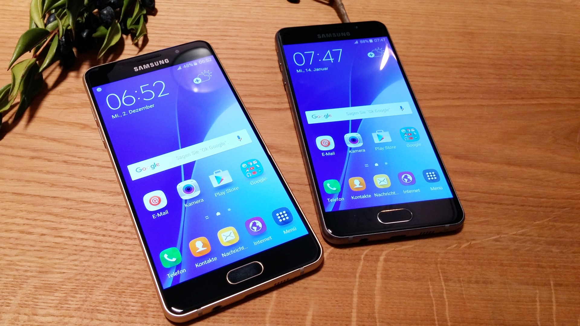 Optisch sind das Samsung Galaxy A5 (2016) und das Galaxy A3 (2016) kleine Brüder des Galaxy S6.