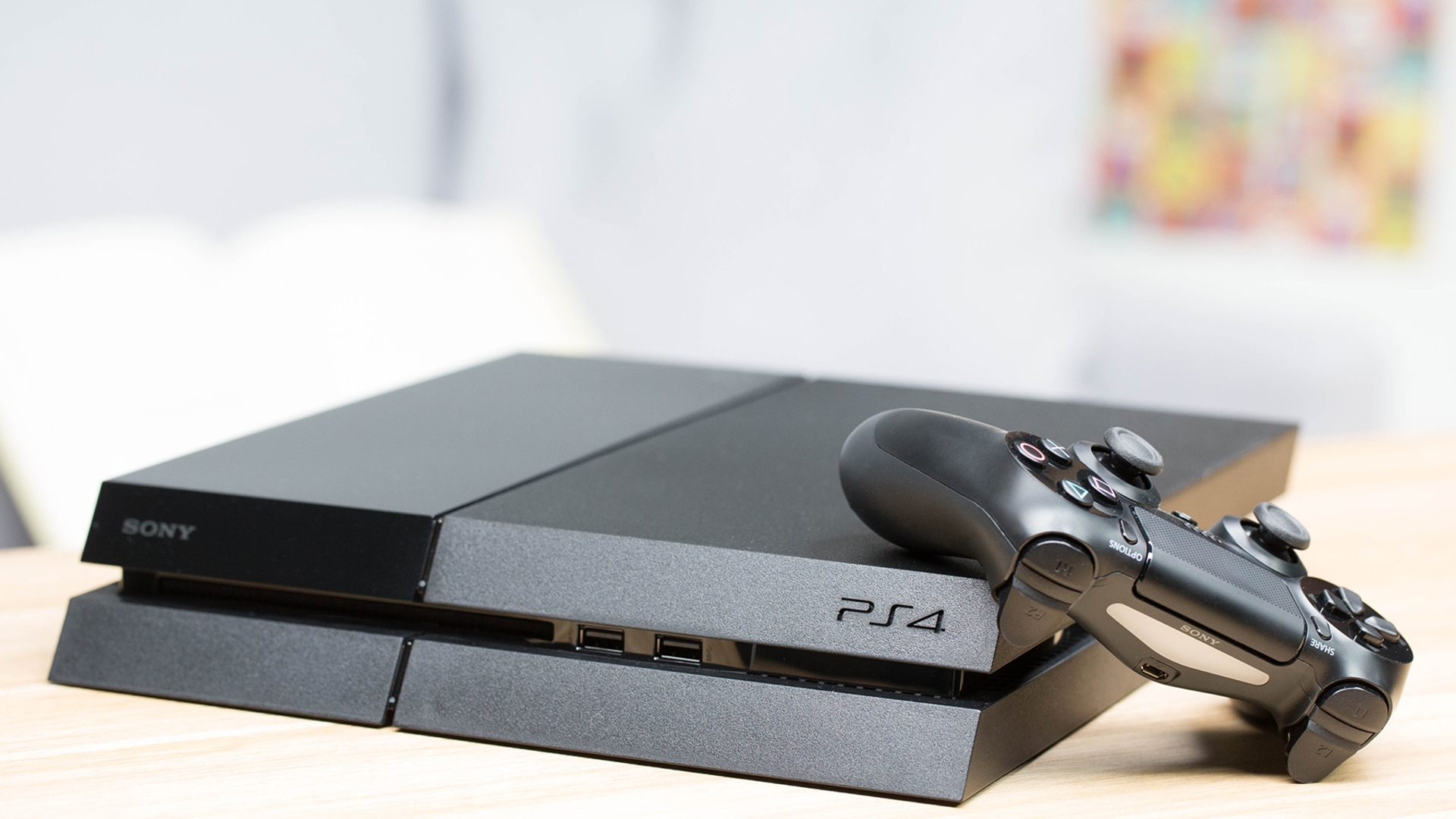 Sony PlayStation 4 mit Controller