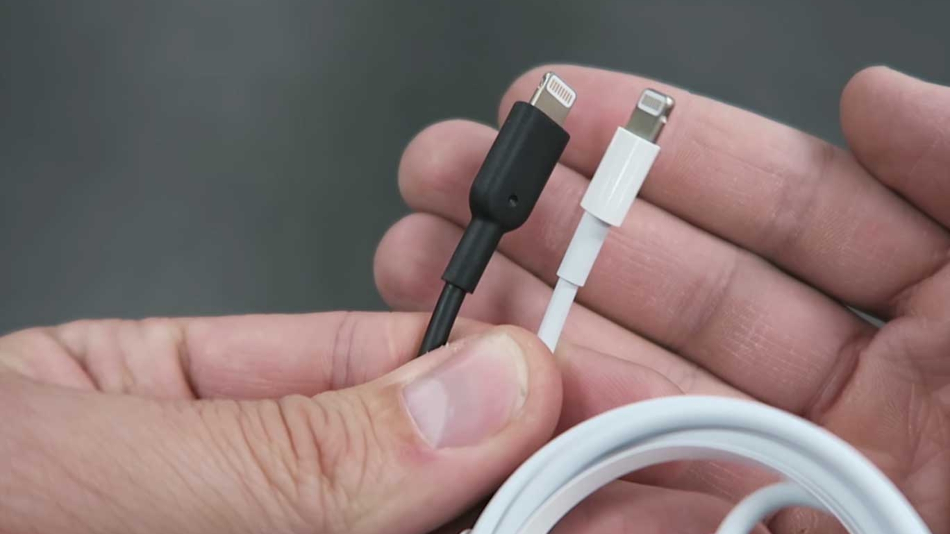 Die Lightning-Kabel von Apple und Anker im Vergleich