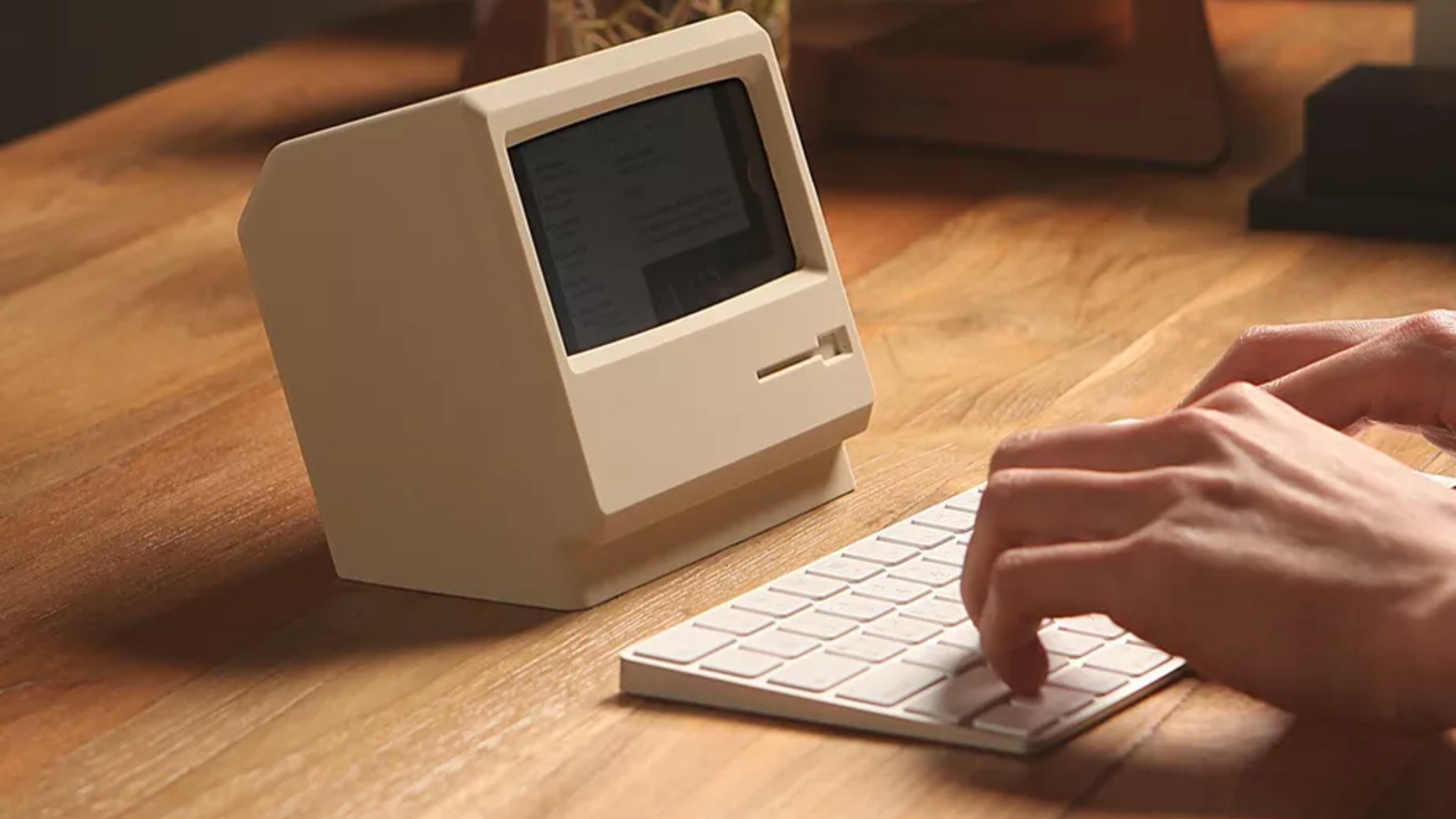 retro mac iphone