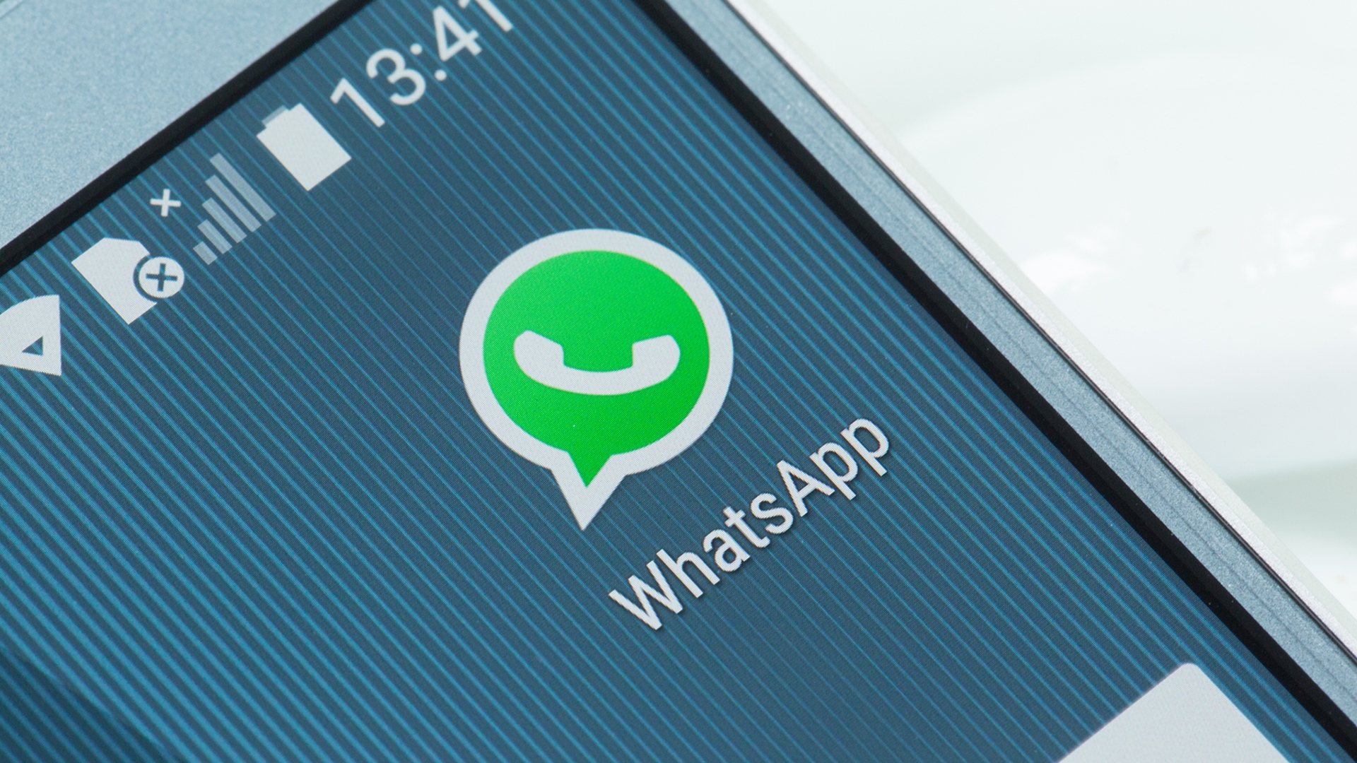 WhatsApp-Logo auf Homescreen.