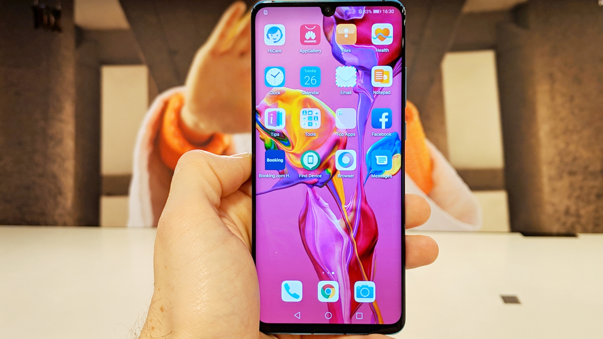 Huawei P30 Pro in Hand