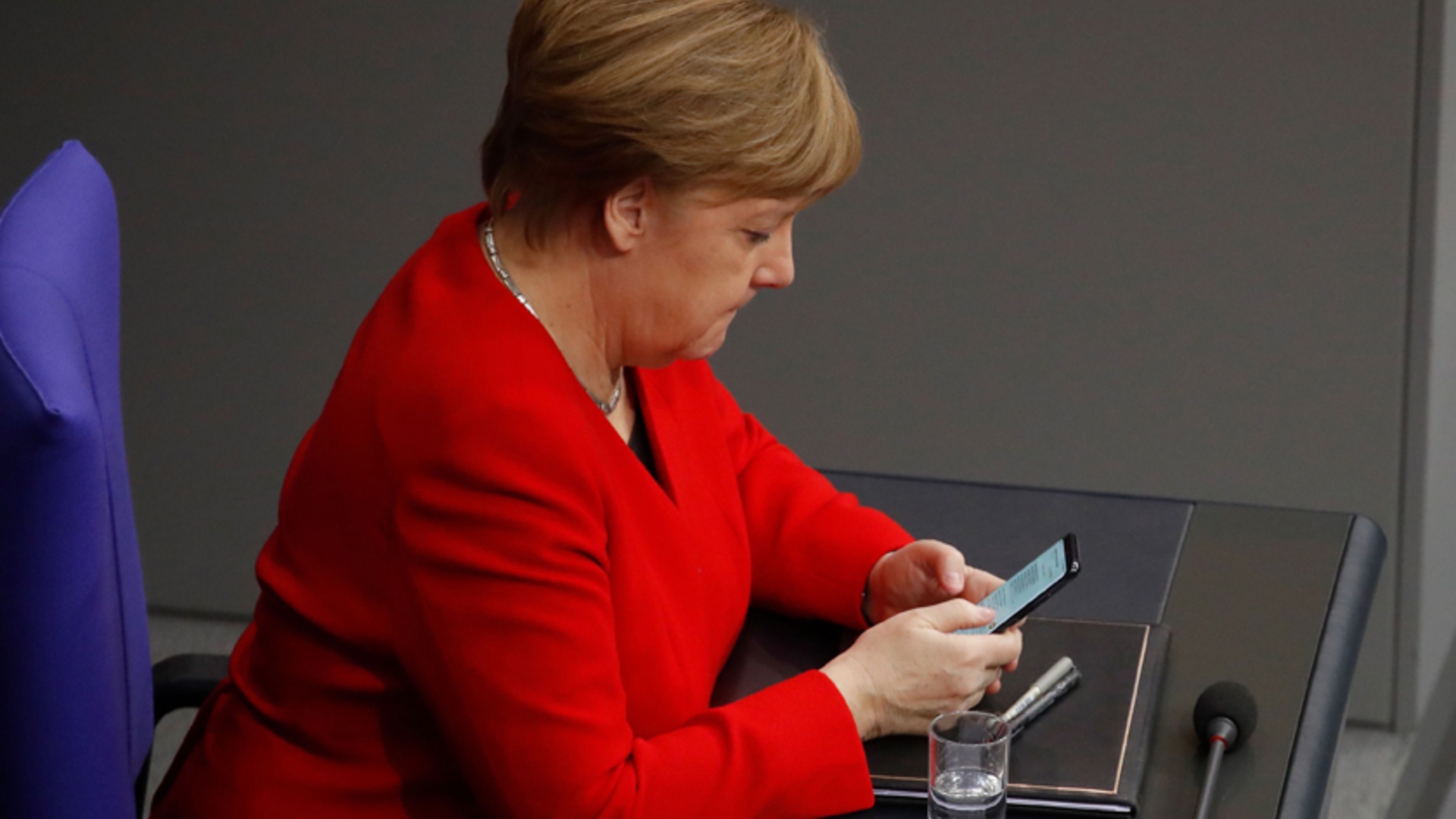 Merkel Blackberry Handy