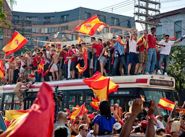 Bei der WM 2010 und der EM 2012 jubelten am Ende die Spanier. Wie sie dieses Jahr abschneiden könnt Ihr im Livestream verfolgen.