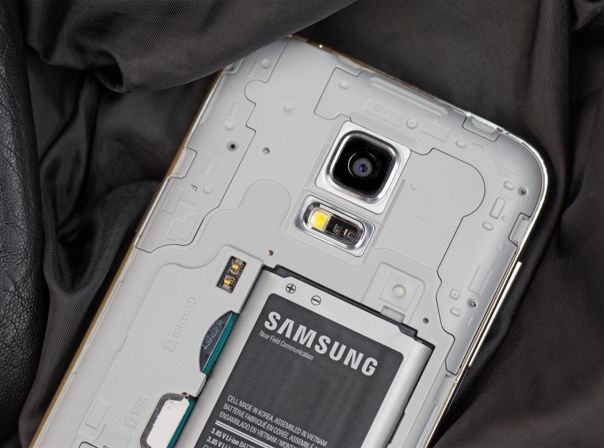 Dem Samsung Galaxy S5 mini unter die Haube geschaut