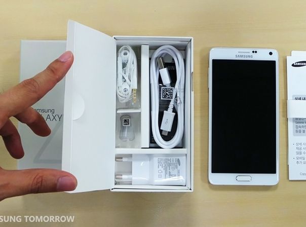 Endlich zeigt sich das Samsung Galaxy Note 4 auch im Unboxing-Video