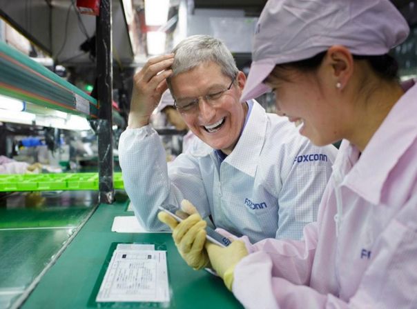 Tim Cook Foxconn