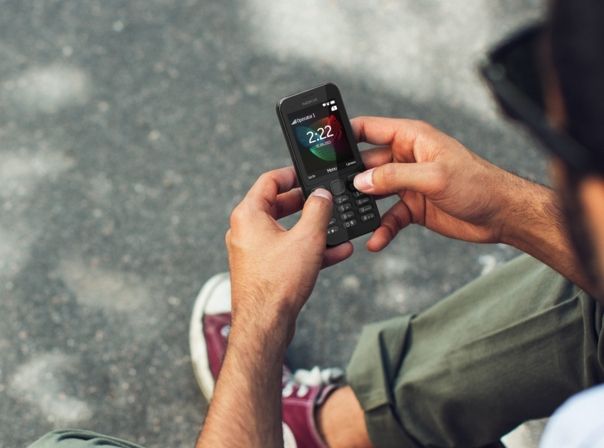 Das Nokia 222 erinnert etwas an die 90er