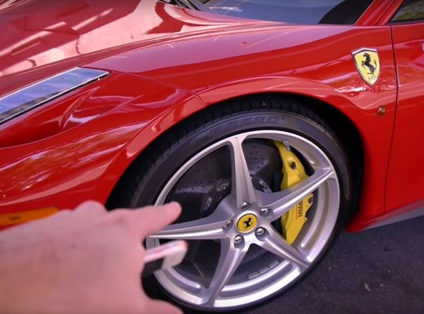 Ferrari 458 Italia vs iPhone 6s