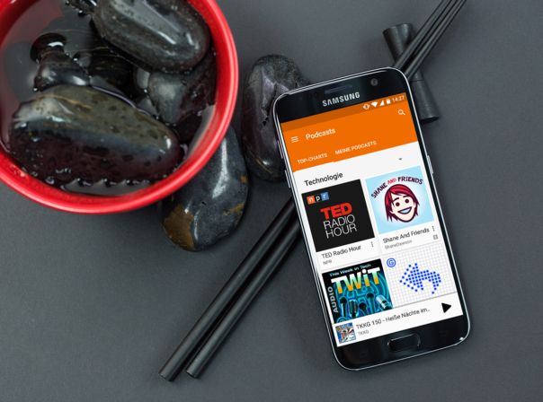 Samsung Galaxy S7 mit geöffneter Google Play Music App