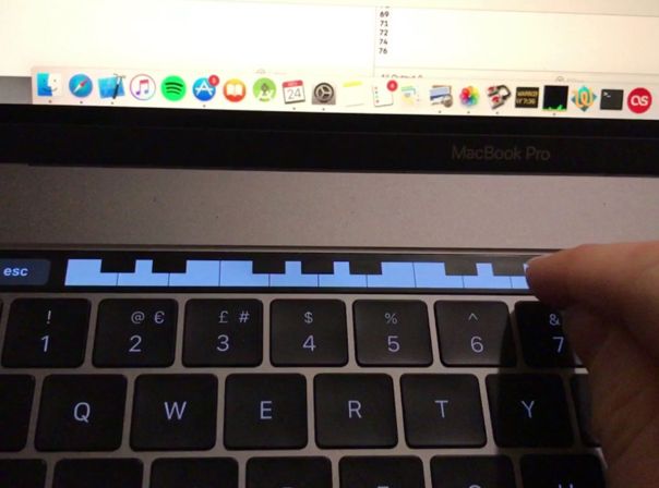 Die Touch Bar des MacBook Pro (2016) lässt sich auch als Piano nutzen