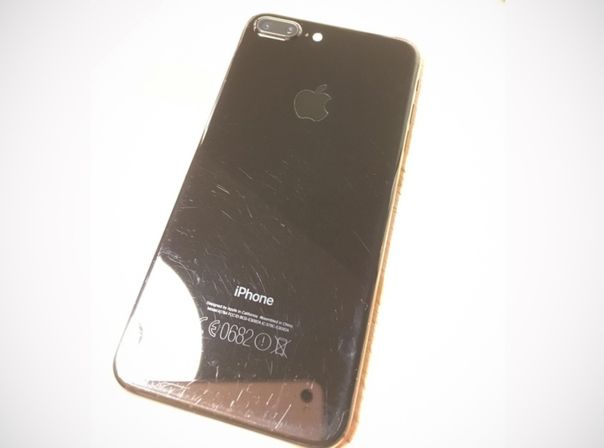 iPhone 7 Scratch