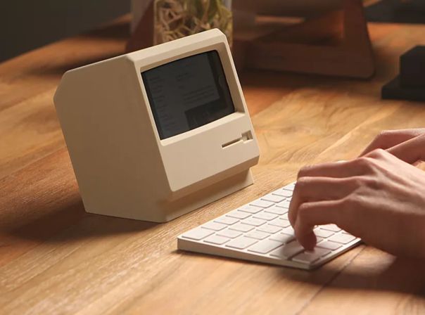 retro mac iphone