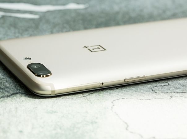 OnePlus 5 gold