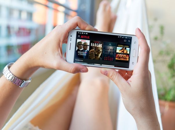 netflix, streamen, urlaub, hängematte