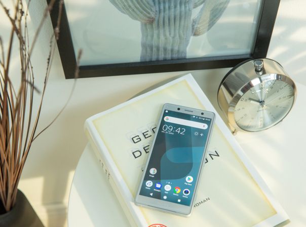 Sony Xperia XZ2 compact, Display