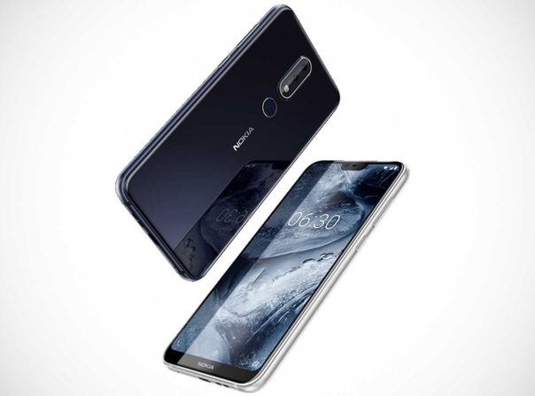 Das Nokia X6 besitzt abgerundete Ecken