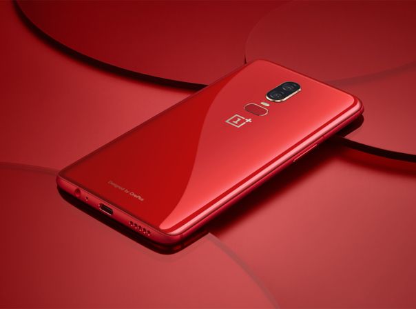 Das OnePlus 6 in Rot