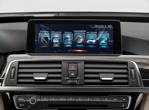 BMW Connected Drive ist leicht über das Display zu erreichen