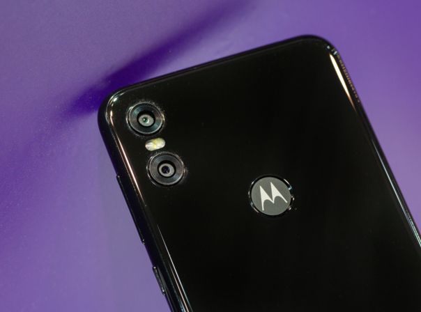 Motorola One in der Nahaufnahme