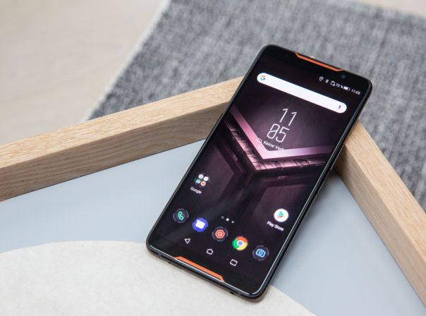 Asus ROG Phone von vorne