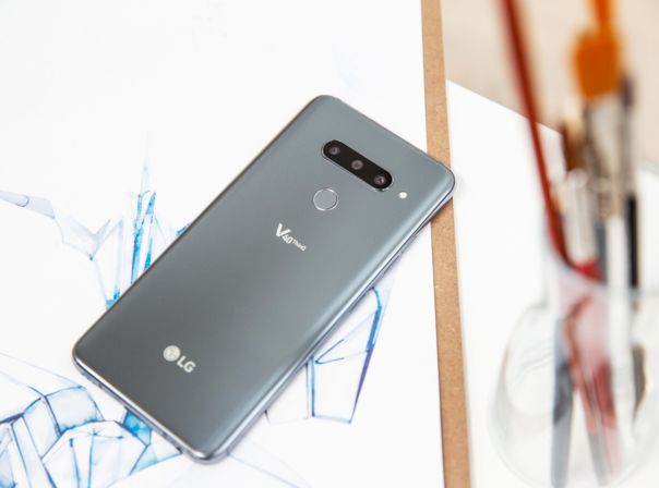 LG V40