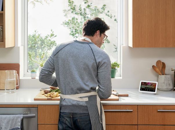 Google Nest Hub in der Küche