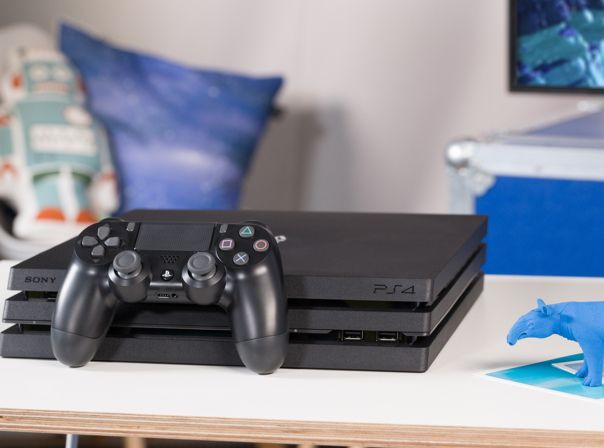 PlayStation 4 Pro mit PlayStation Plus