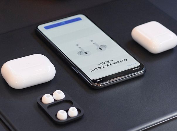 Apple Air Pods Pro Mit IPhone Und Silikonstöpseln