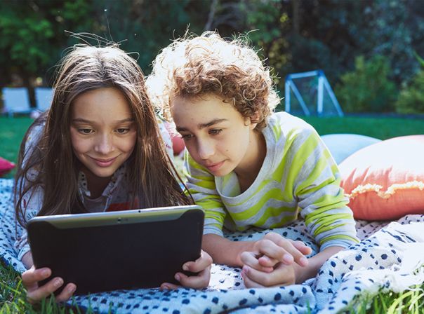 WLAN für unterwegs: Im Park Filme schauen