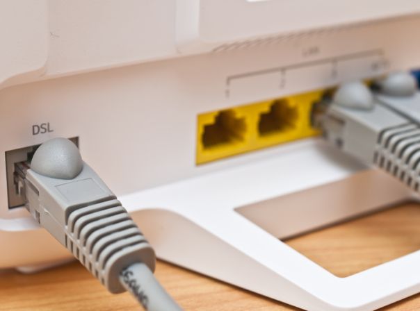 Rückseite eines DSL-Routers