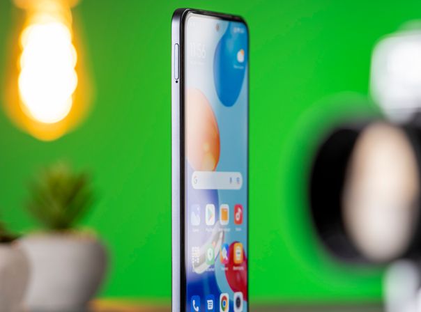 Schrägansicht des Display vom Xiaomi Redmi Note 11