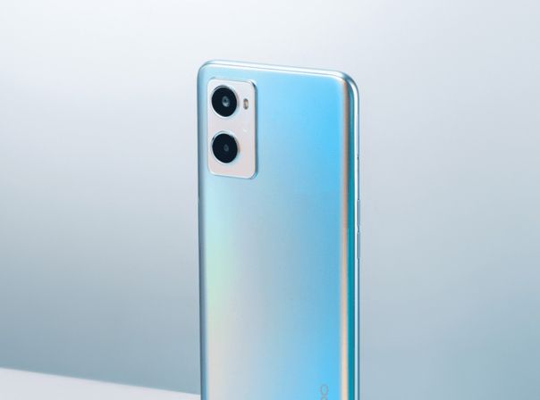 Oppo A96 blau