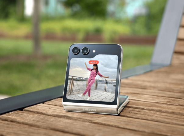 Samsung Galaxy Z Flip 5 Selfies