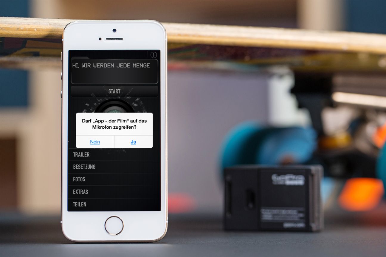 „App“ will mithören, um den eigenen Einsatz während des Films nicht zu verpassen.