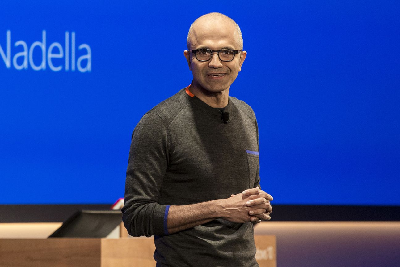 Satya Nadella bei der Präsentation von Windows 10