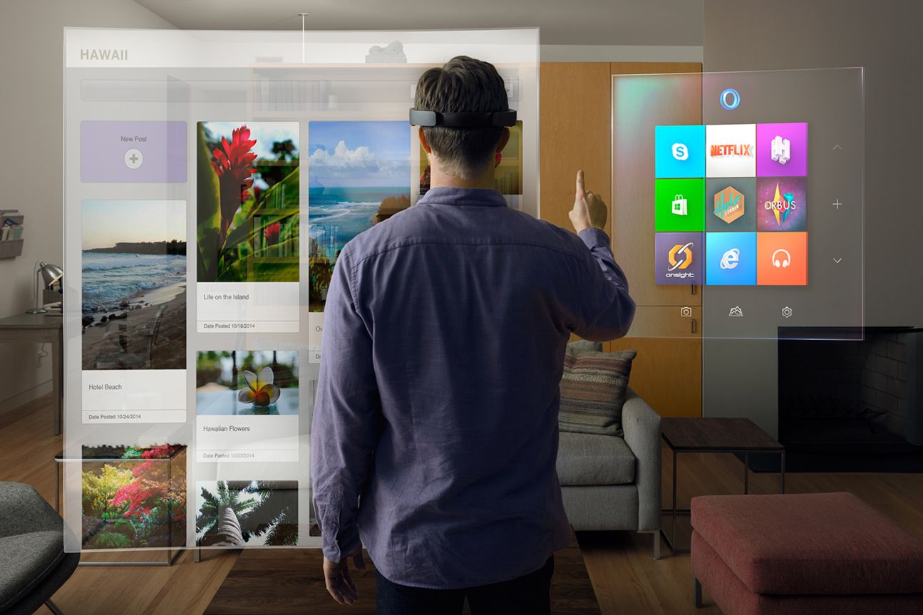 Die HoloLens von Microsoft projiziert Hologramme ins Sichtfeld des Benutzers.