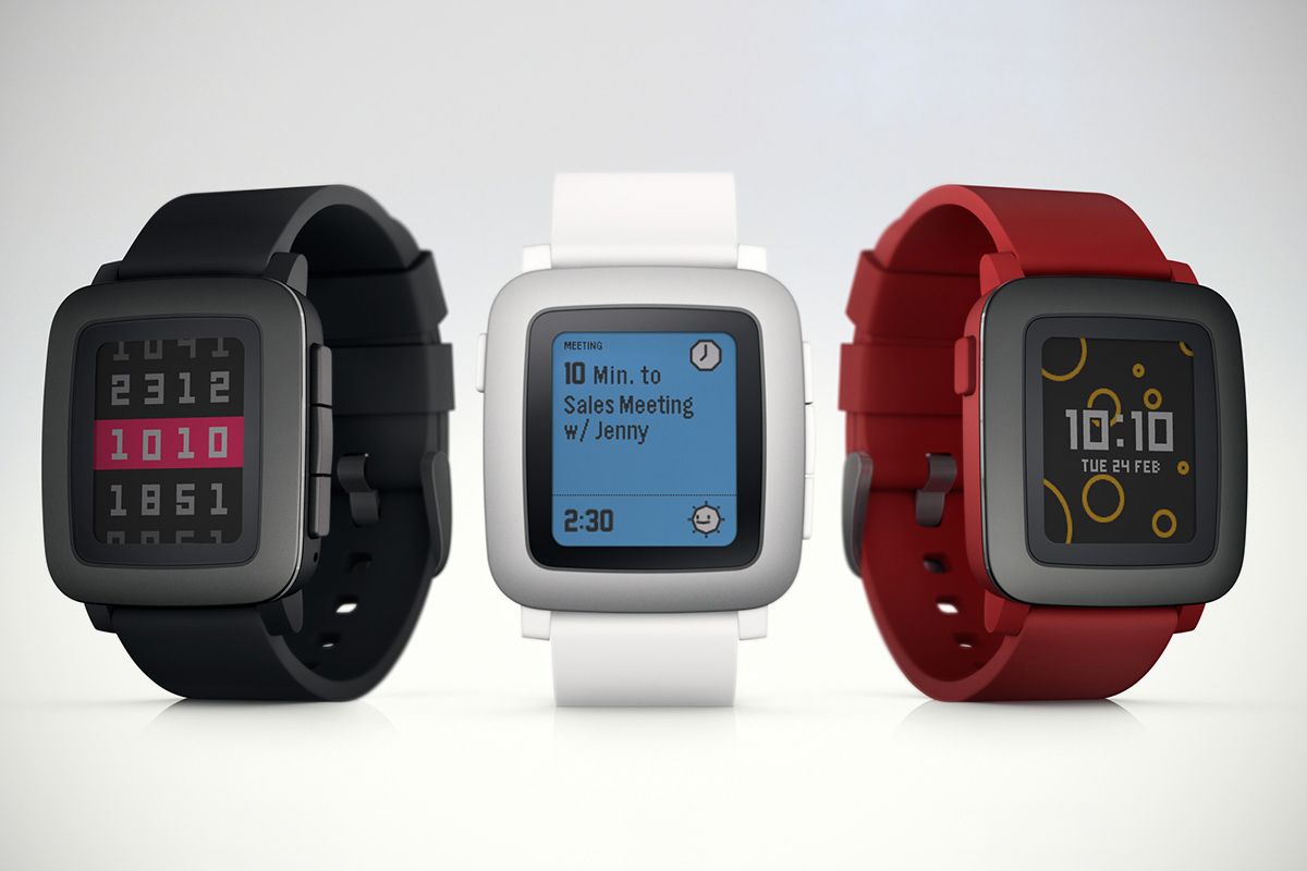 Pebble Time: Smartwatch mit bunten E-Paper-Display.