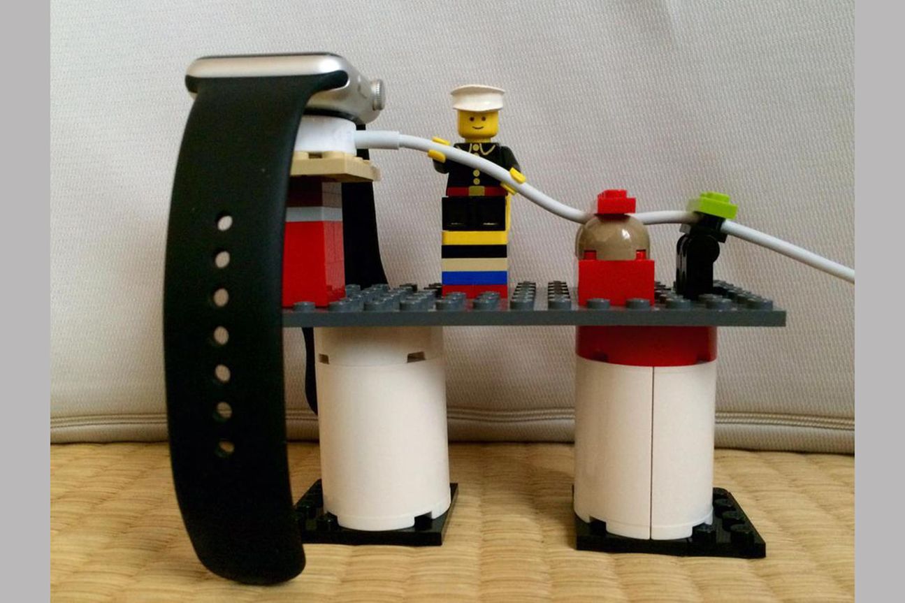 Apple Watch Stand Lego