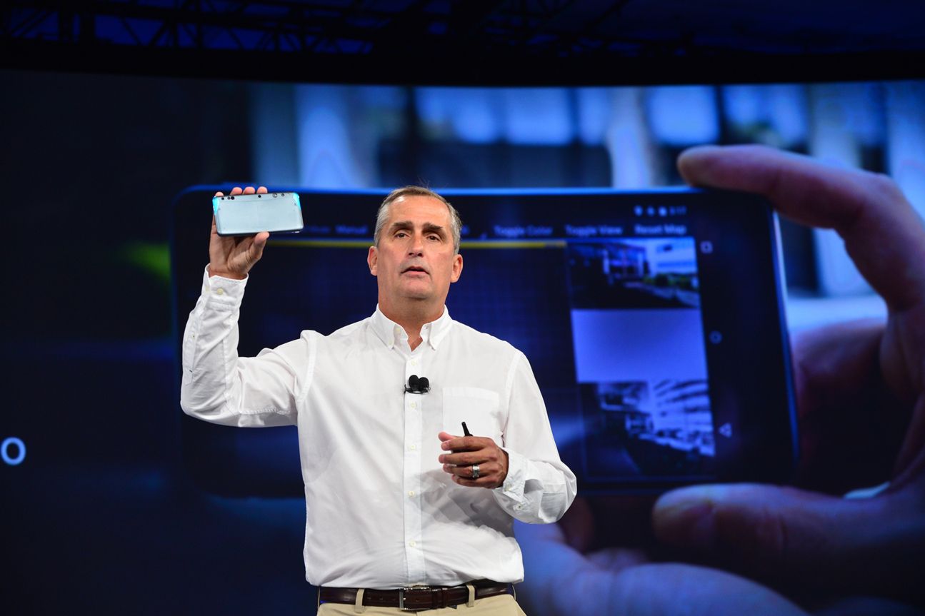 In dem Smartphone stecken die Technik von Project Tango und die RealSense-Kamera von Intel.