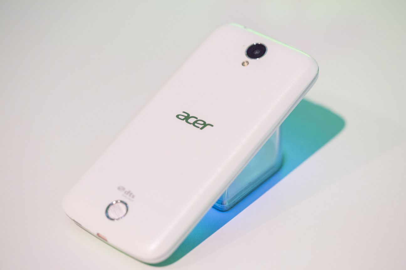 Die Kameras des Acer Liquid Z530 lösen jeweils mit 8 Megapixeln auf.