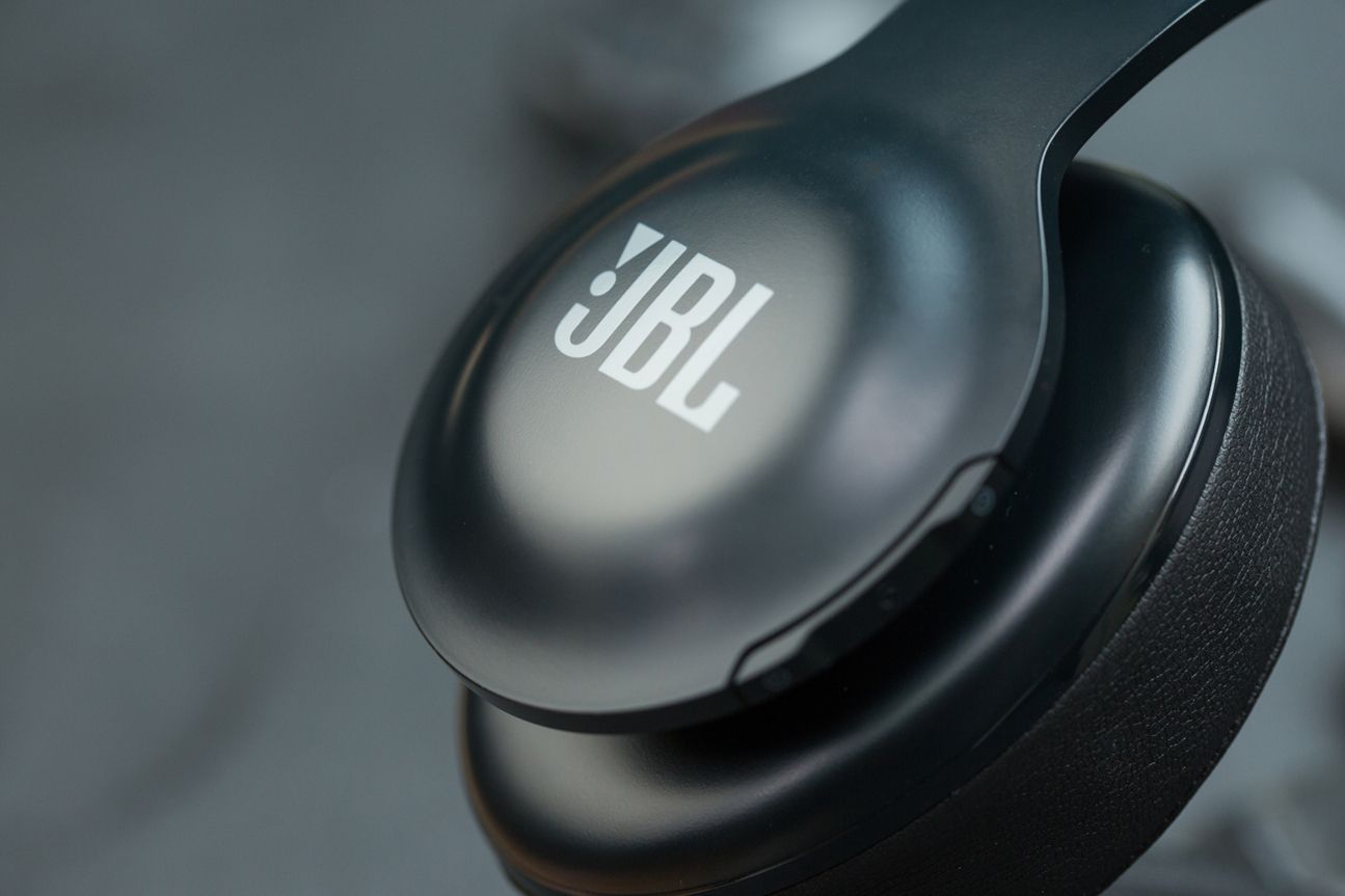 JBL Everest 700