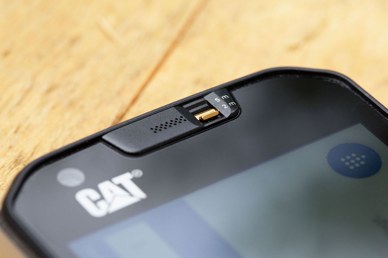 CAT S60