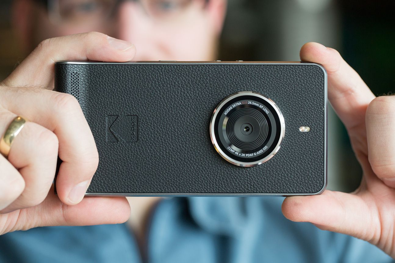 Kodak Ektra: 21 Megapixel.