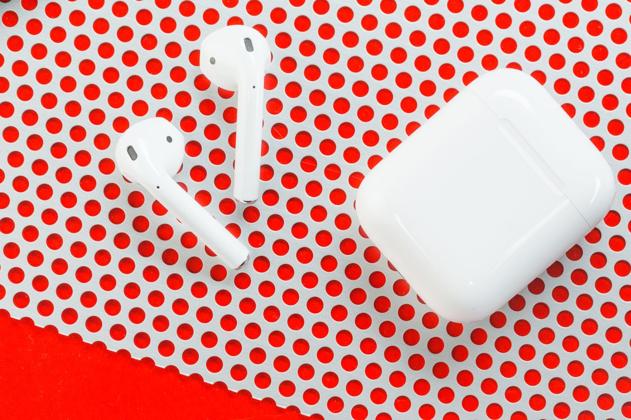 Um die Double-Tap-Funktion nutzen zu können, tippt ihr doppelt auf die Rückseite eihrer AirPods