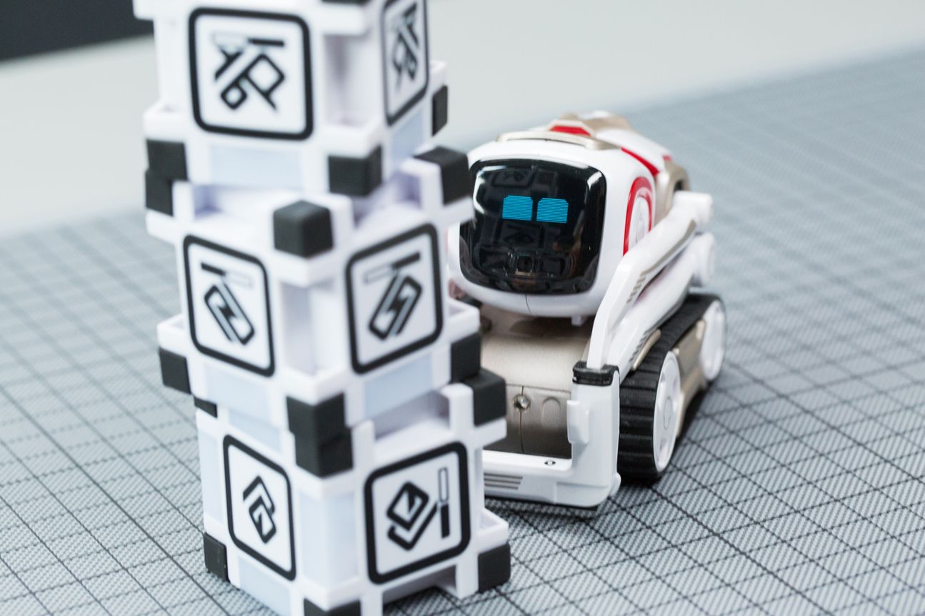 Anki Cozmo